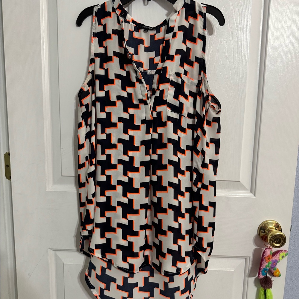 Geometric Sleeveless Blouse